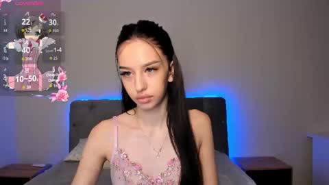 Isabellaa online show from August 15, 7:07 pm