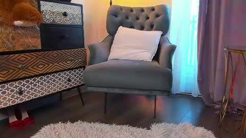 Bellastylezz online show from August 5, 10:02 am