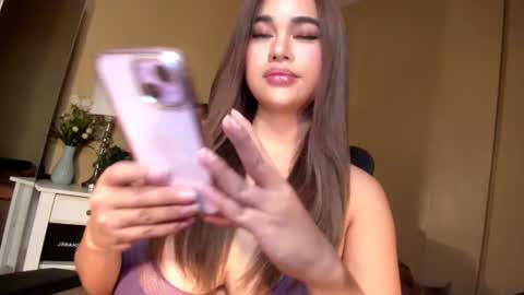 IM UR QUEEN BELLA online show from August 9, 5:41 am