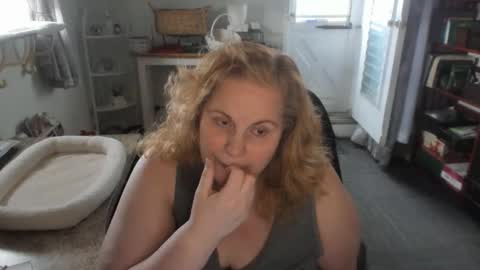 Bella Private online show from April 24, 8:14 pm