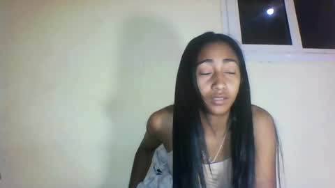 belle_annah online show from August 7, 4:56 am