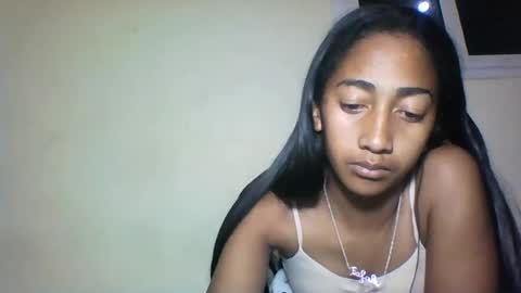 belle_annah online show from August 13, 5:43 am