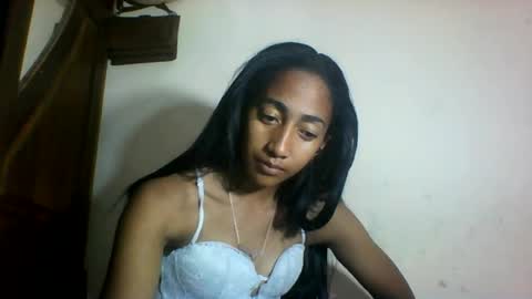 belle_annah online show from August 14, 7:06 pm