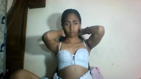 belle_annah online show from August 15, 3:27 pm