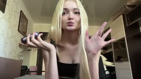 Hanna online show from August 30, 2:28 pm