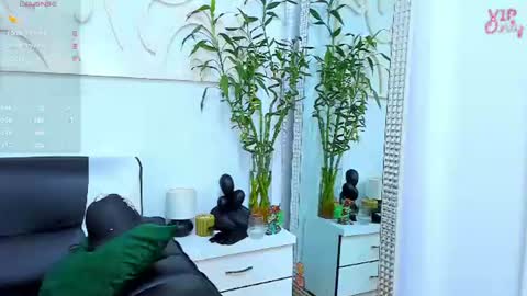 Vivi online show from August 17, 5:56 am