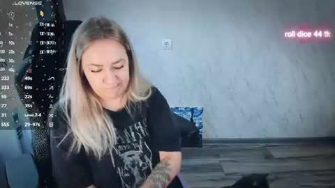 Your Annabelle Wolf  online show from July 29, 8:32 am