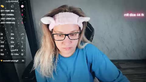 Your Annabelle Wolf  online show from August 4, 7:00 pm