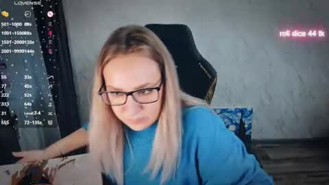Your Annabelle Wolf  online show from August 12, 2:25 am