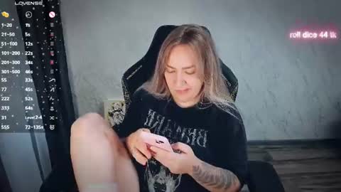 Your Annabelle Wolf  online show from August 17, 3:33 am