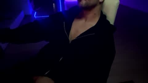 bello477192 online show from April 12, 8:44 pm