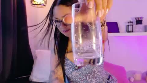 bellvet online show from August 14, 8:01 pm