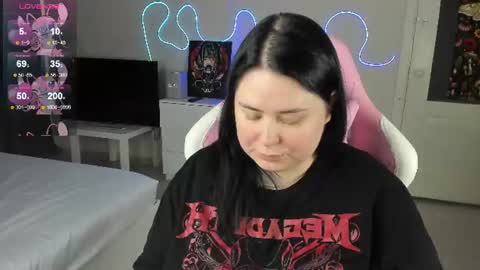 LinaBoo online show from August 4, 12:02 pm