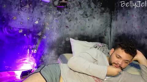 Your New Girlfriend online show from August 7, 2:22 am