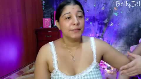 Your New Girlfriend online show from August 8, 1:05 am