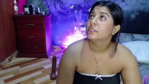 Your New Girlfriend online show from August 12, 1:52 am