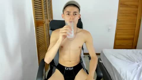 Anthony  online show from August 9, 7:59 pm