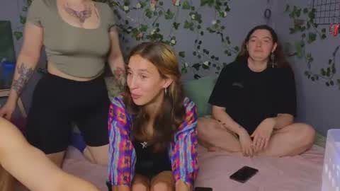 MARK  SOFIEKENDALL  NATHAN online show from July 29, 1:51 pm