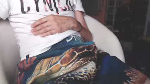 benijamin online show from July 13, 8:58 pm