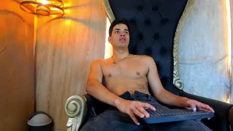 benjamin_more online show from August 5, 11:03 pm