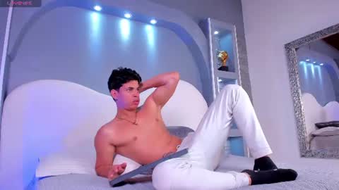 benjamin_more online show from August 13, 1:08 am