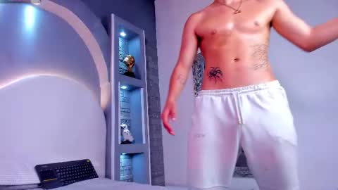 benjamin_more online show from August 13, 5:43 am
