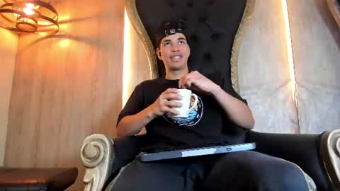 benjamin_more online show from August 13, 9:18 pm