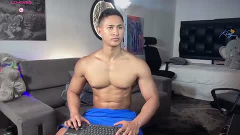 benjamincooperk online show from August 9, 8:43 pm