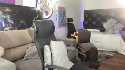 benjamincooperk online show from August 14, 5:33 am