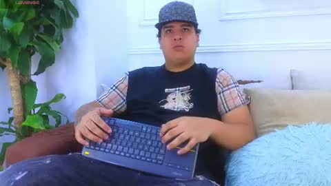 bennett_alejoo online show from August 5, 7:12 pm