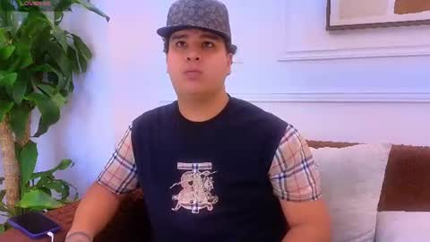 bennett_alejoo online show from August 5, 10:30 pm