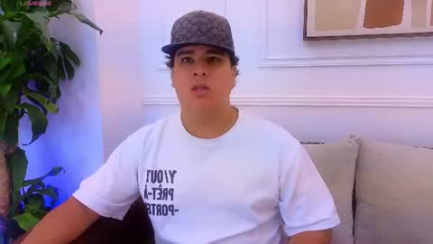 bennett_alejoo online show from August 6, 7:35 pm