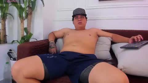 bennett_alejoo online show from August 14, 5:49 pm