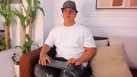 bennett_alejoo online show from August 14, 11:52 pm