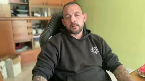benochau online show from August 31, 11:11 am