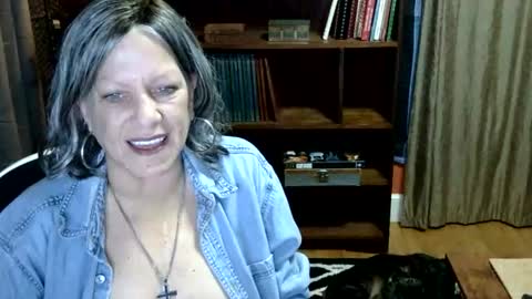 DeniseDavid online show from April 12, 3:18 am