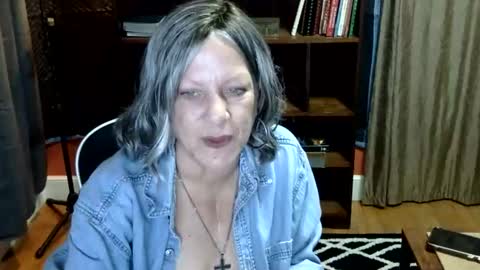 DeniseDavid online show from April 12, 4:24 am