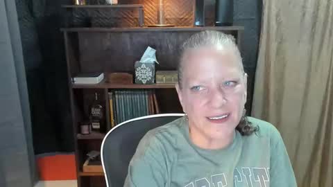 DeniseDavid online show from April 28, 3:28 am