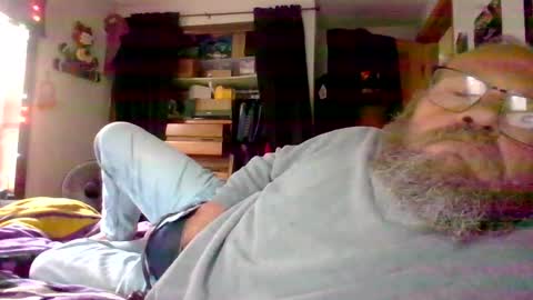 bergeeric1970 online show from May 19, 10:43 pm