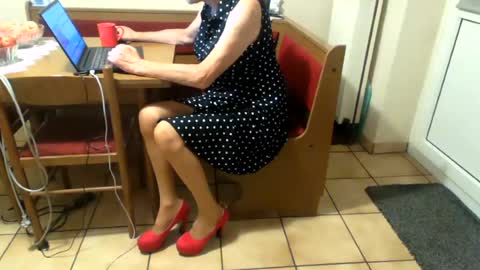 Bernadetanylon online show from August 9, 3:51 am