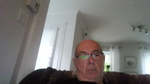bernard1102 online show from July 14, 10:18 am