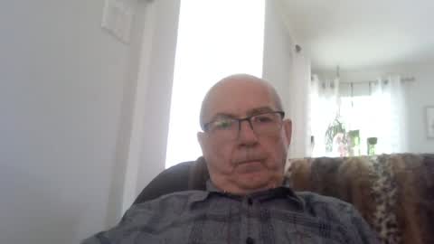 bernard1102 online show from July 18, 1:56 pm