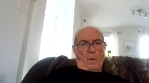 bernard1102 online show from August 5, 10:57 am