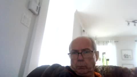 bernard1102 online show from August 7, 3:45 pm