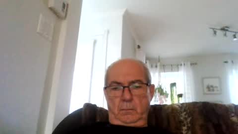 bernard1102 online show from August 10, 10:49 am