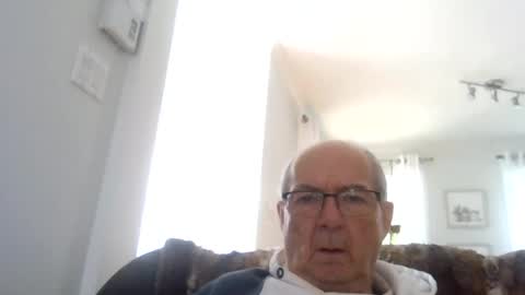 bernard1102 online show from August 11, 2:41 pm