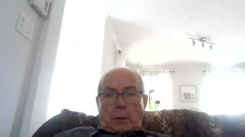 bernard1102 online show from August 16, 6:12 pm