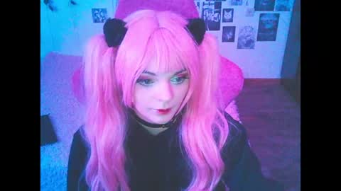BerrieKitten online show from April 28, 10:01 pm