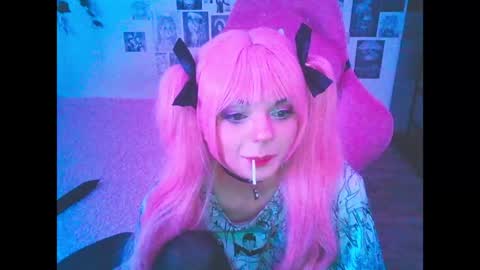 BerrieKitten online show from May 2, 12:59 am