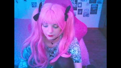 BerrieKitten online show from May 17, 2:01 am